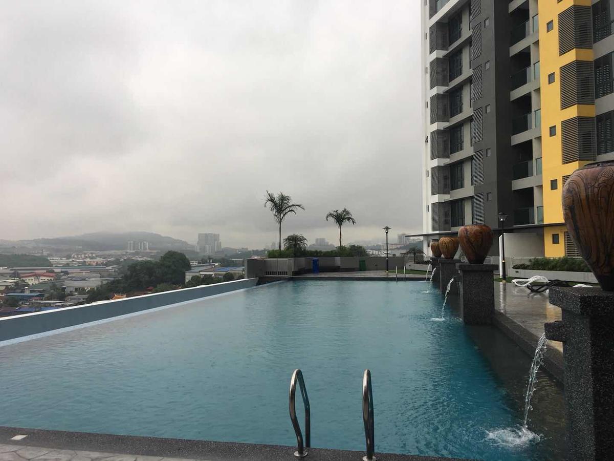 Silk Sky Residence Seri Kembangan Exterior foto