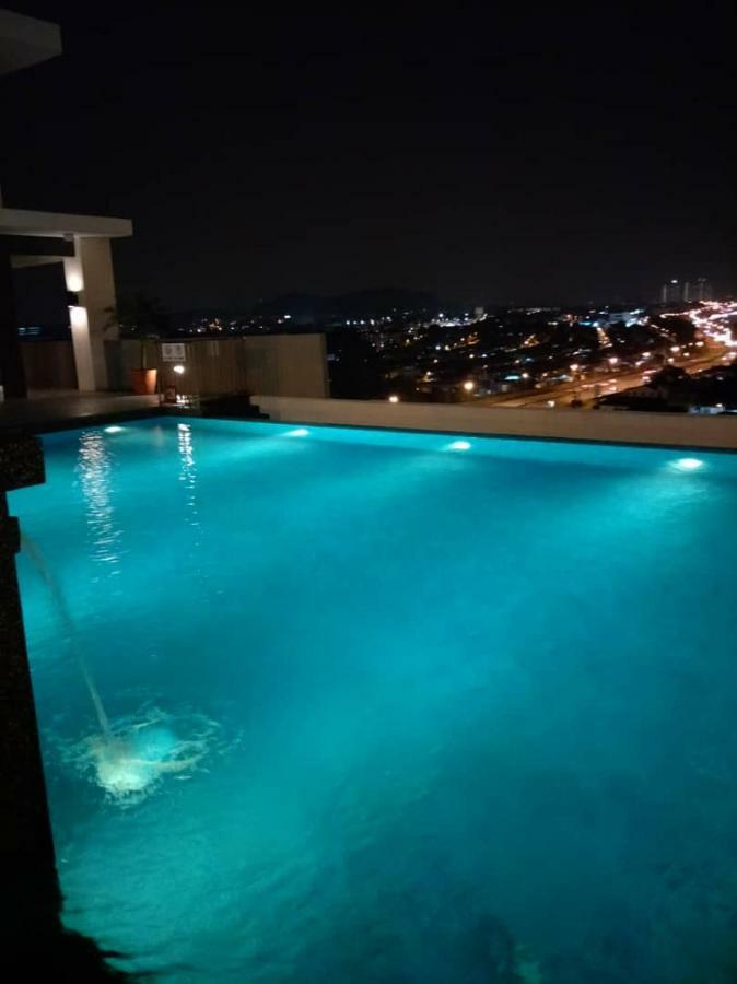 Silk Sky Residence Seri Kembangan Exterior foto